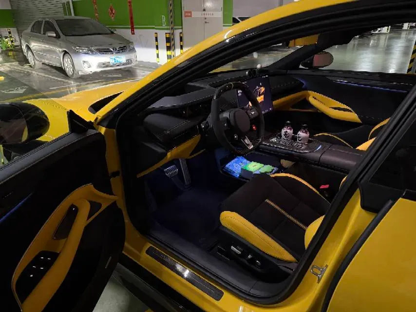 2025 MI SU7 Ultra BEV 93.7KWH,autocango,china used car exporter,china ev exporter,chinese used car exporter,chinese used ev exporter