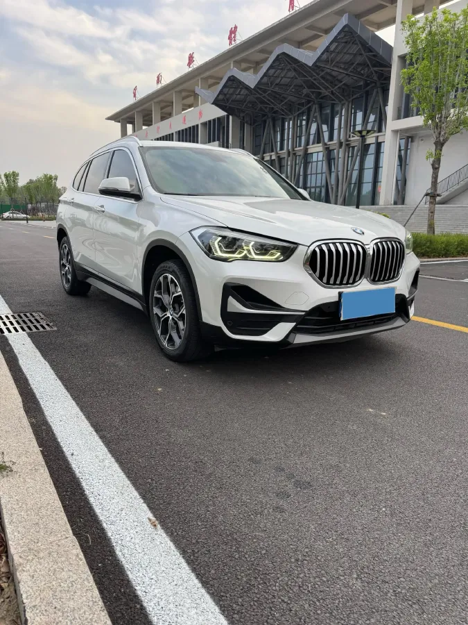 2022 BMW X1 2.0T 192HP L4 7DCT,autocango,china used car exporter,china ev exporter,chinese used car exporter,chinese used ev exporter