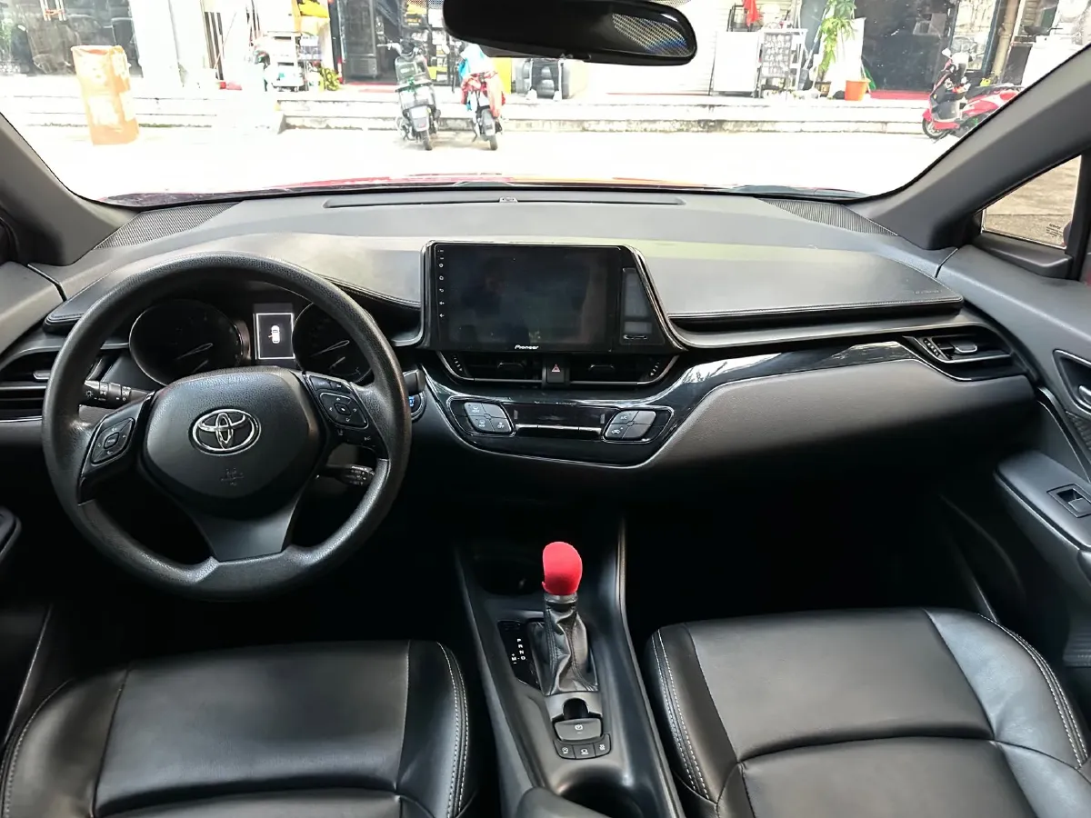 2020 Toyota C-HR 2.0L 171HP L4 CVT,autocango,china used car exporter,china ev exporter,chinese used car exporter,chinese used ev exporter