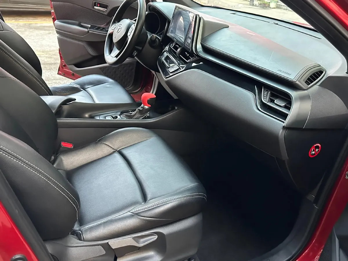 2020 Toyota C-HR 2.0L 171HP L4 CVT,autocango,china used car exporter,china ev exporter,chinese used car exporter,chinese used ev exporter