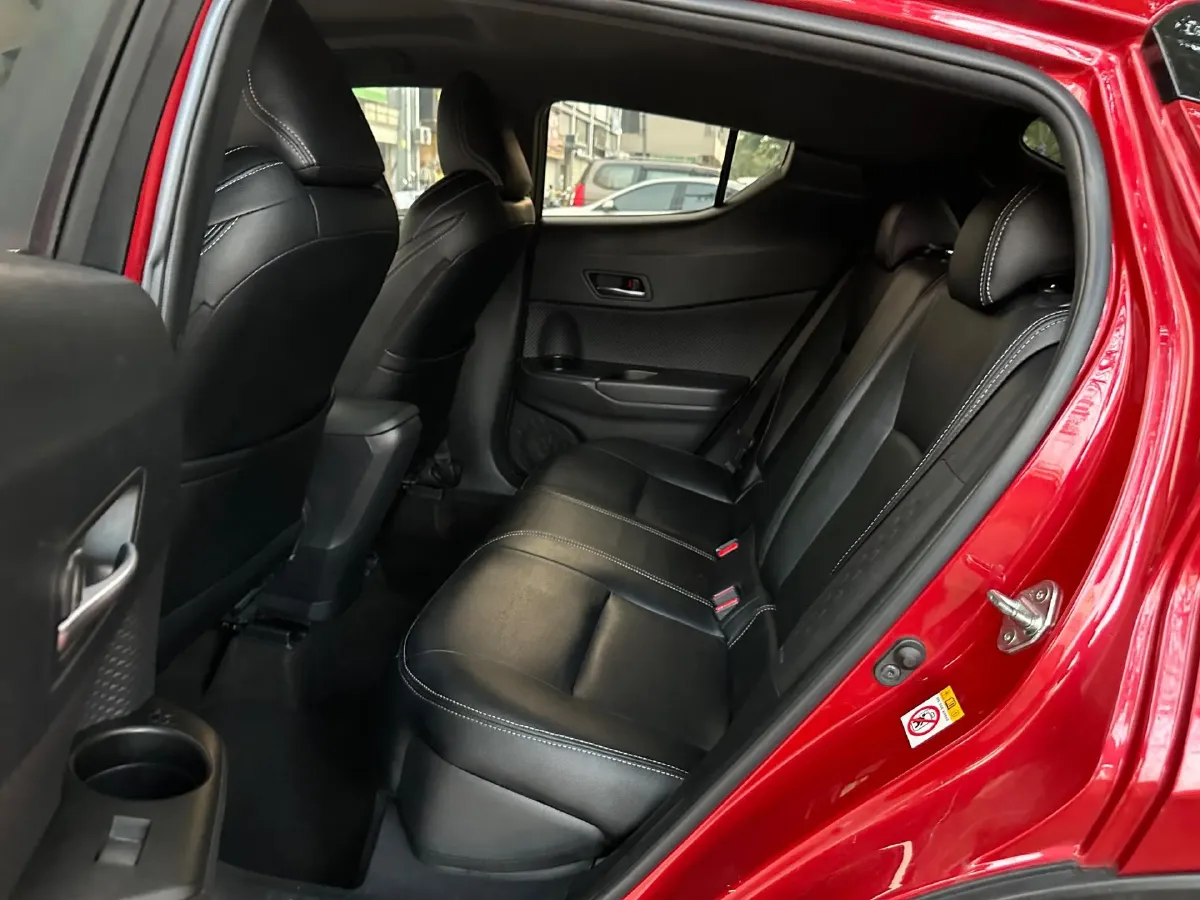 2020 Toyota C-HR 2.0L 171HP L4 CVT,autocango,china used car exporter,china ev exporter,chinese used car exporter,chinese used ev exporter