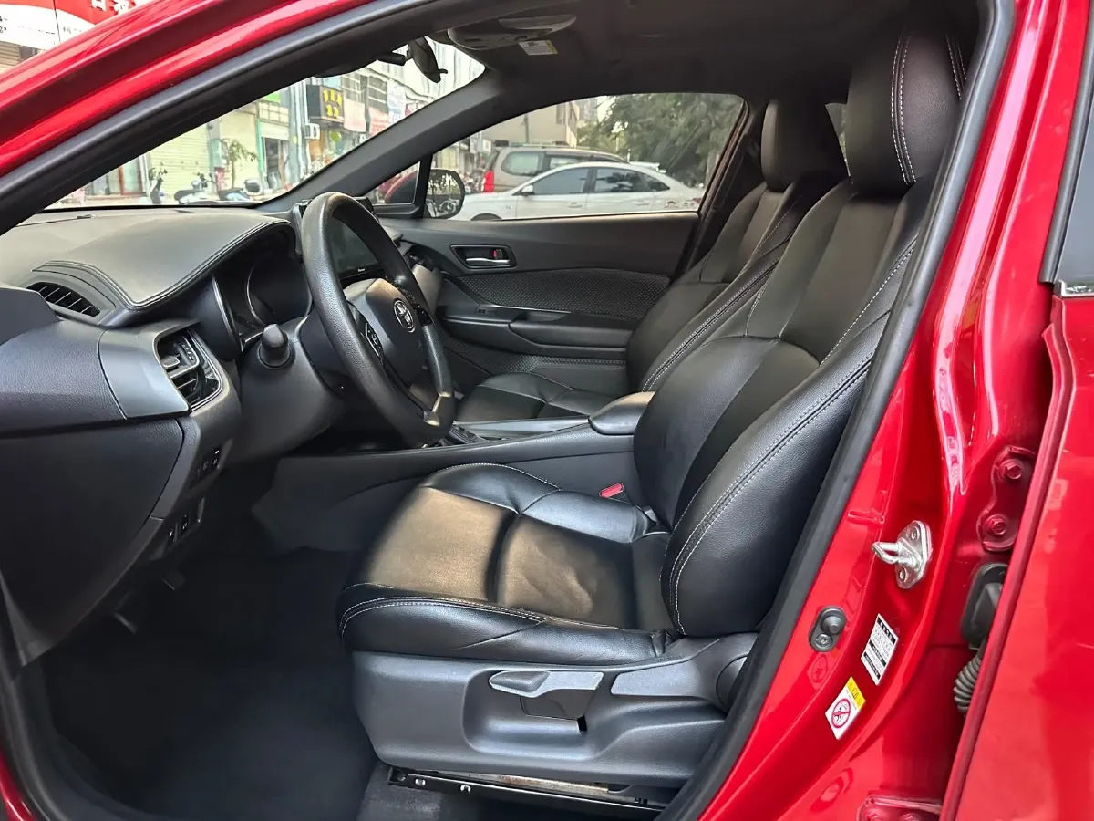 2020 Toyota C-HR 2.0L 171HP L4 CVT,autocango,china used car exporter,china ev exporter,chinese used car exporter,chinese used ev exporter