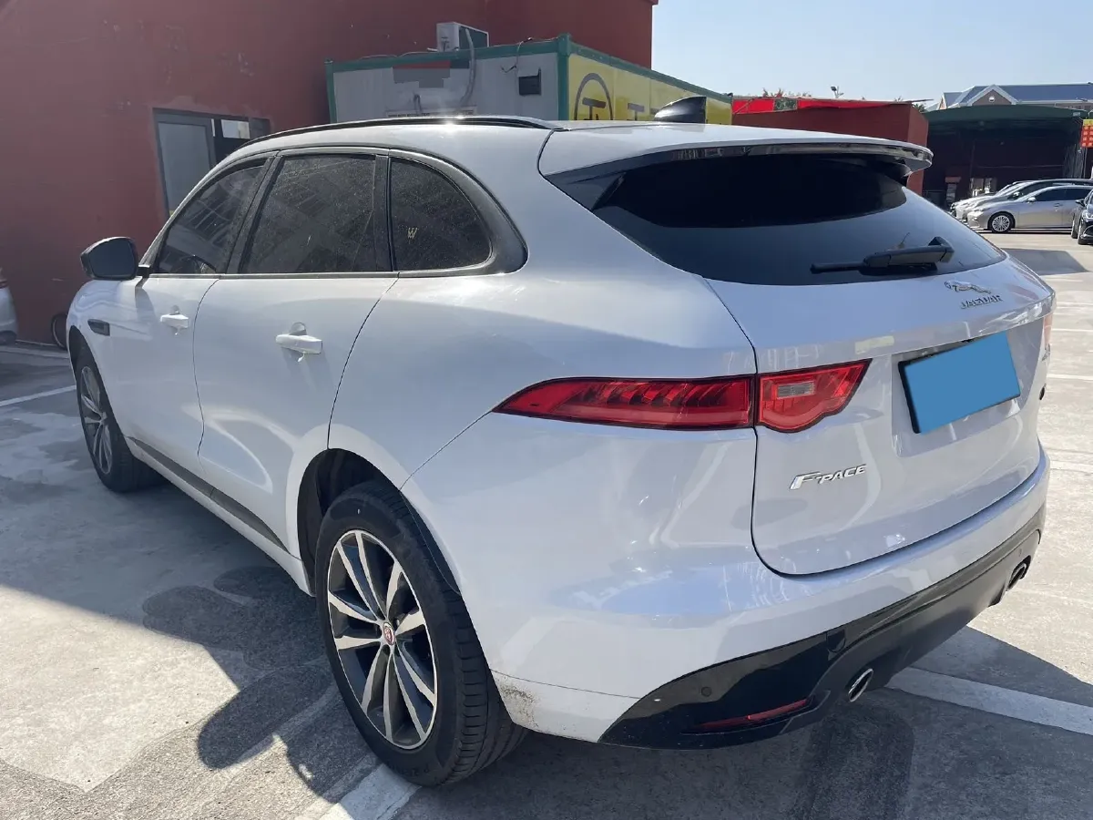 2020 Jaguar F-PACE 2.0T 300HP L4 8AT,autocango,china used car exporter,china ev exporter,chinese used car exporter,chinese used ev exporter