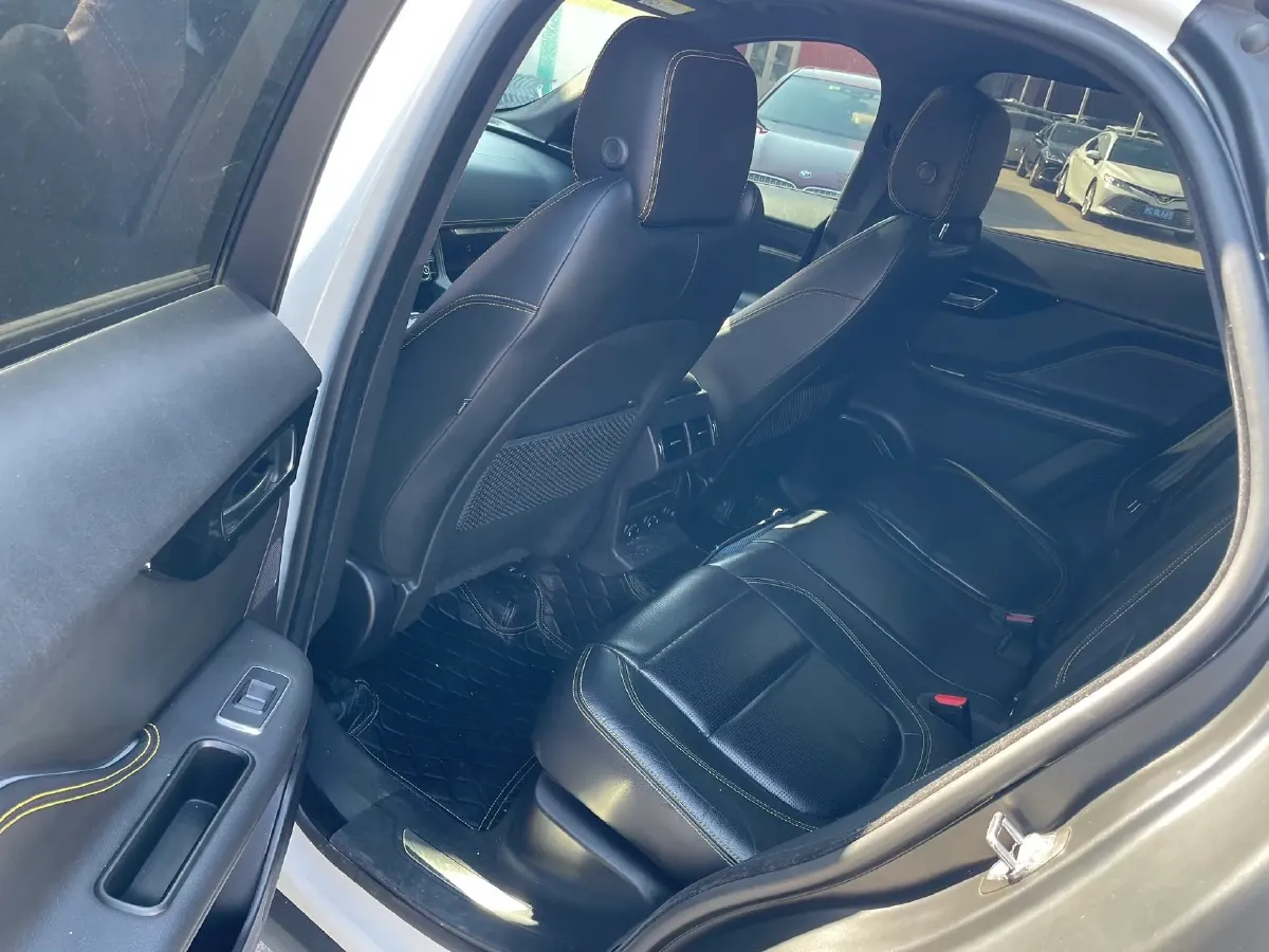 2020 Jaguar F-PACE 2.0T 300HP L4 8AT,autocango,china used car exporter,china ev exporter,chinese used car exporter,chinese used ev exporter