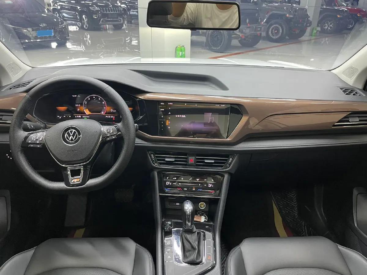 2021 Volkswagen Tharu 1.4T 150HP L4 7DCT,autocango,china used car exporter,china ev exporter,chinese used car exporter,chinese used ev exporter