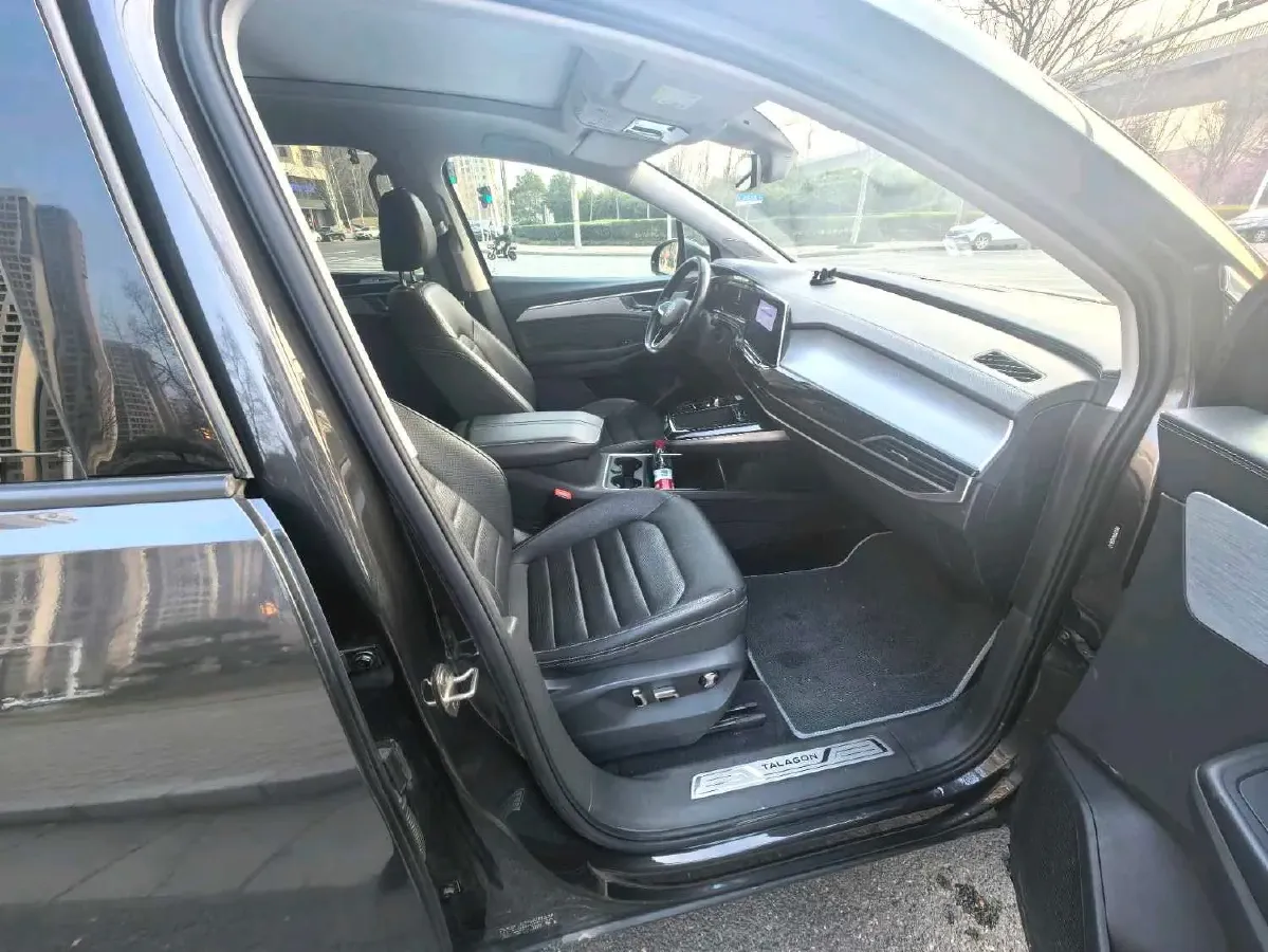 2021 Volkswagen Talagon 2.0T 220HP L4 7DCT,autocango,china used car exporter,china ev exporter,chinese used car exporter,chinese used ev exporter