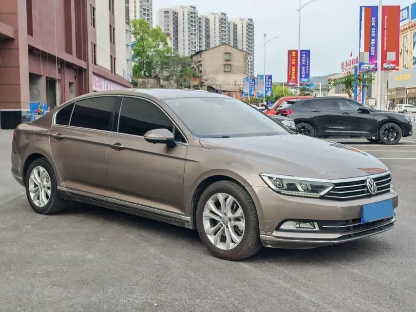 2017 Volkswagen Magotan 1.8T 180HP L4 7DCT,autocango,china used car exporter,china ev exporter,chinese used car exporter,chinese used ev exporter