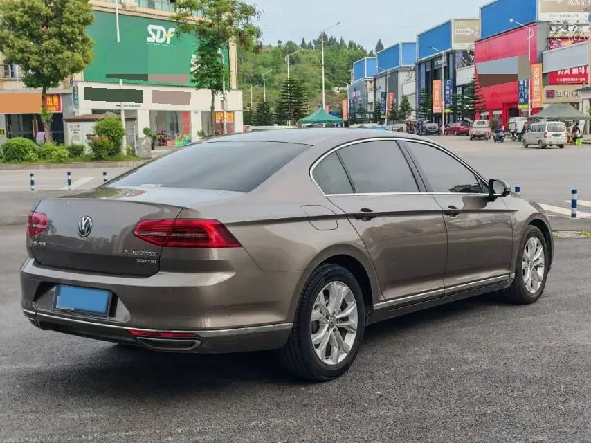 2017 Volkswagen Magotan 1.8T 180HP L4 7DCT,autocango,china used car exporter,china ev exporter,chinese used car exporter,chinese used ev exporter