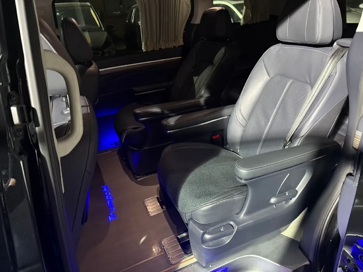 2023 GAC Trumpchi M8 2.0T 252HP L4 8AT,autocango,china used car exporter,china ev exporter,chinese used car exporter,chinese used ev exporter