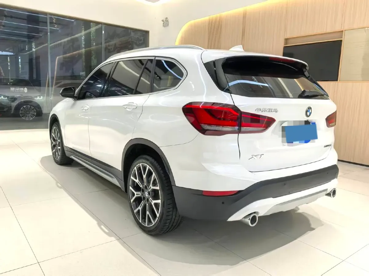 2022 BMW X1 2.0T 192HP L4 8AT,autocango,china used car exporter,china ev exporter,chinese used car exporter,chinese used ev exporter