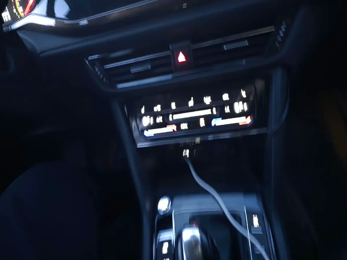 2021 Volkswagen Tharu 1.4T 150HP L4 7DCT,autocango,china used car exporter,china ev exporter,chinese used car exporter,chinese used ev exporter