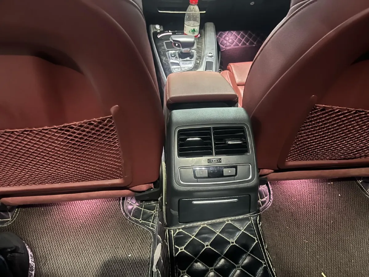 2023 Audi A4L 2.0T 190HP L4 7DCT,autocango,china used car exporter,china ev exporter,chinese used car exporter,chinese used ev exporter