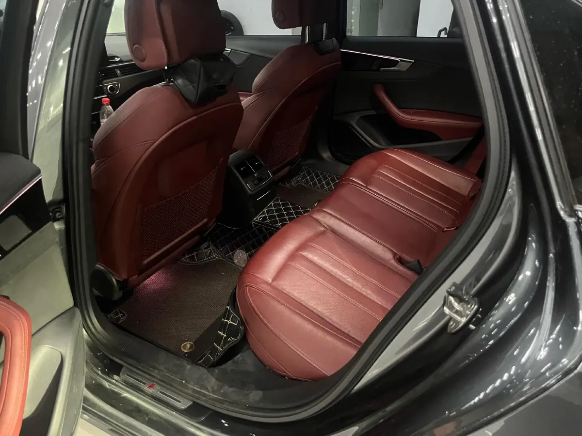 2023 Audi A4L 2.0T 190HP L4 7DCT,autocango,china used car exporter,china ev exporter,chinese used car exporter,chinese used ev exporter