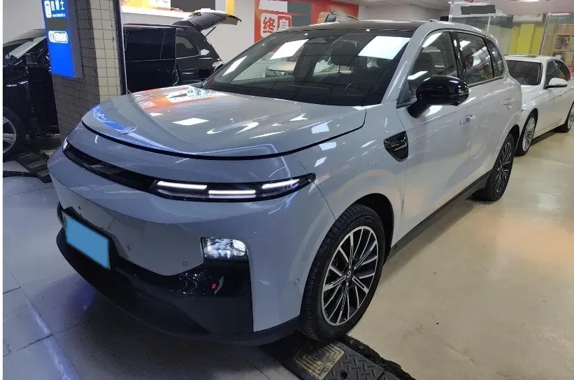 2025 Leapmotor B10 BEV 67.1KWH,autocango,china used car exporter,china ev exporter,chinese used car exporter,chinese used ev exporter