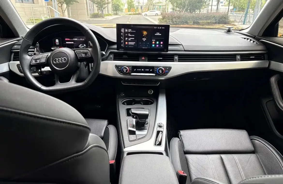 2022 Audi A4L 2.0T 190HP L4 7DCT,autocango,china used car exporter,china ev exporter,chinese used car exporter,chinese used ev exporter
