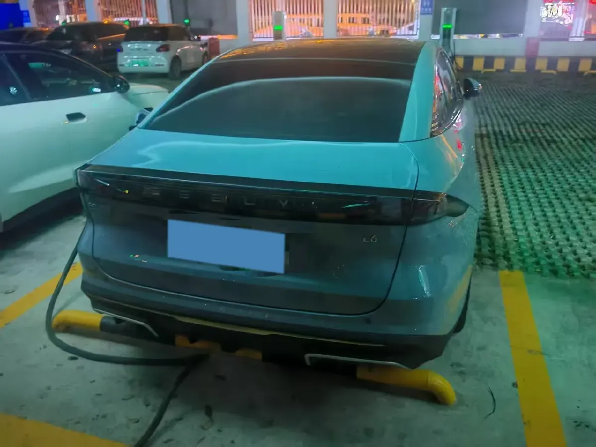 2024 Geely Galaxy L6 1.5T 163HP L4 3DHT PHEV,autocango,china used car exporter,china ev exporter,chinese used car exporter,chinese used ev exporter