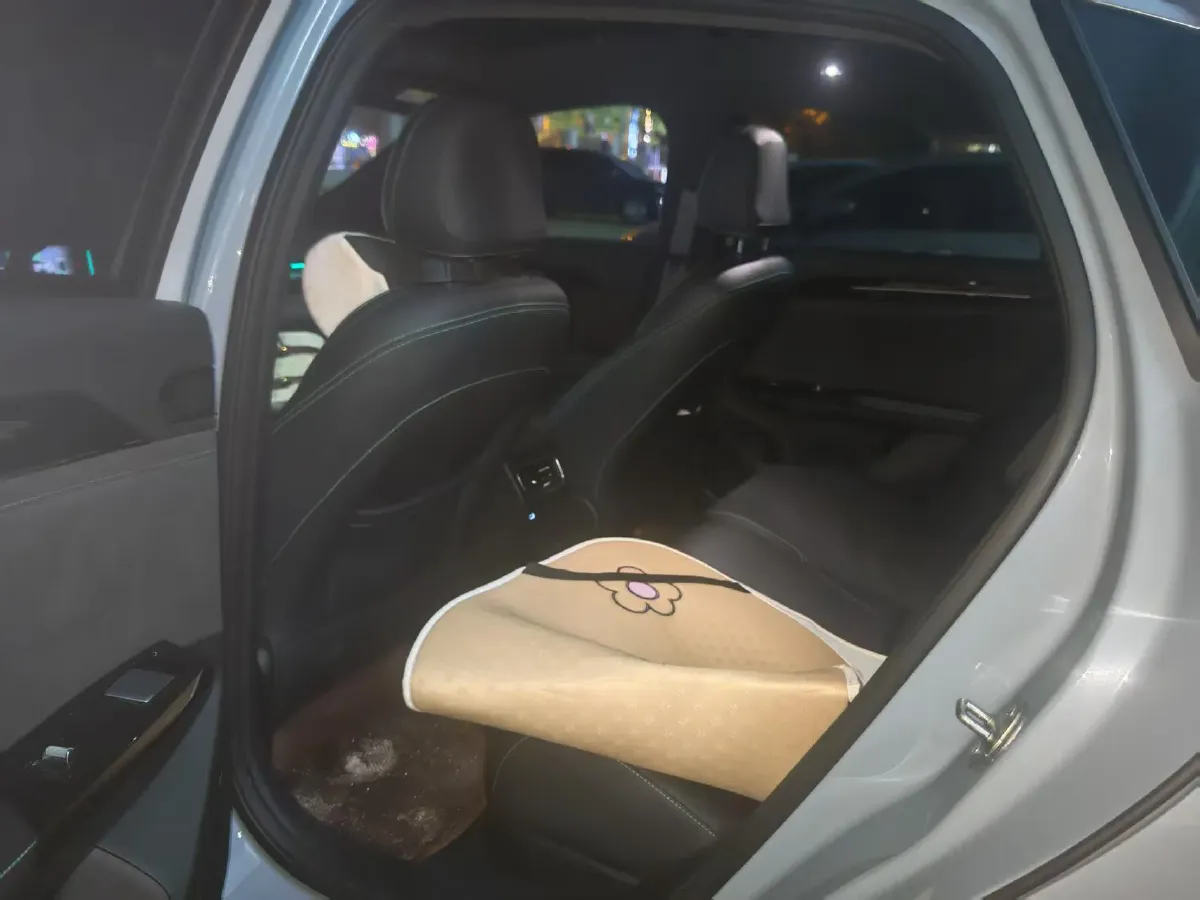 2024 Geely Galaxy L6 1.5T 163HP L4 3DHT PHEV,autocango,china used car exporter,china ev exporter,chinese used car exporter,chinese used ev exporter