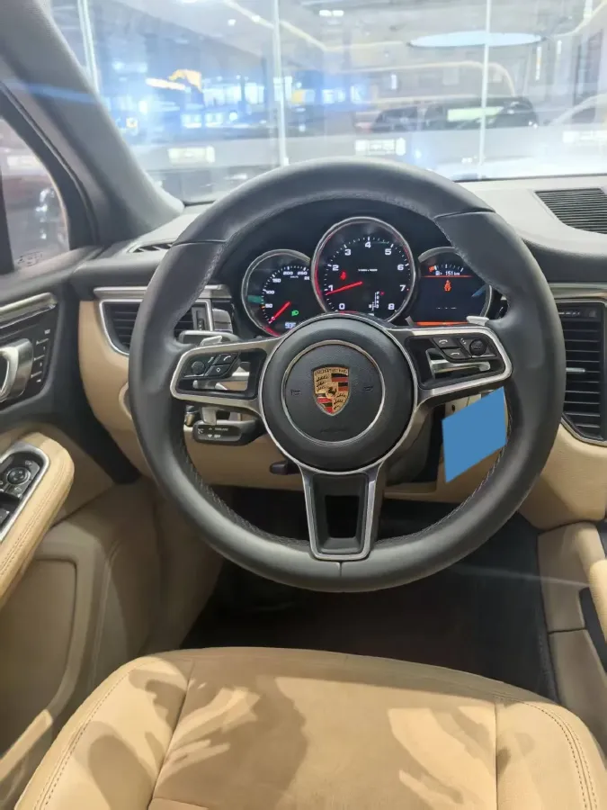 2017 YuTong T7 6.0L 316HP V8 6AT,autocango,china used car exporter,china ev exporter,chinese used car exporter,chinese used ev exporter