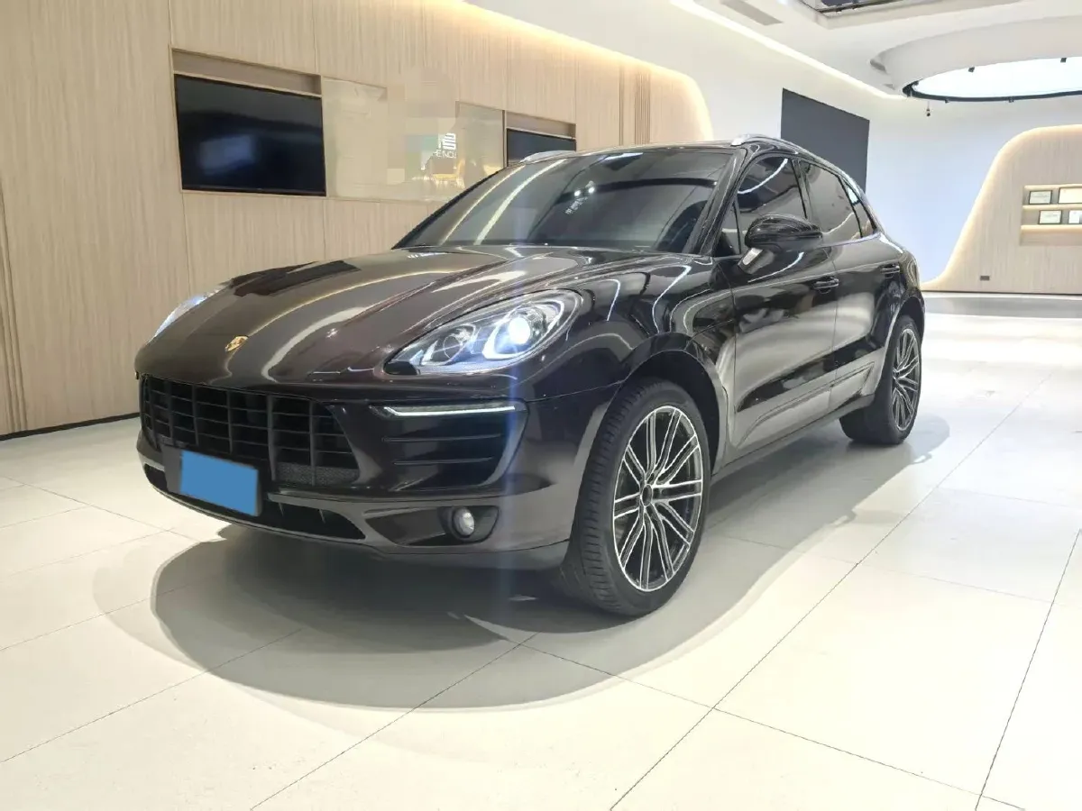 2017 YuTong T7 6.0L 316HP V8 6AT,autocango,china used car exporter,china ev exporter,chinese used car exporter,chinese used ev exporter