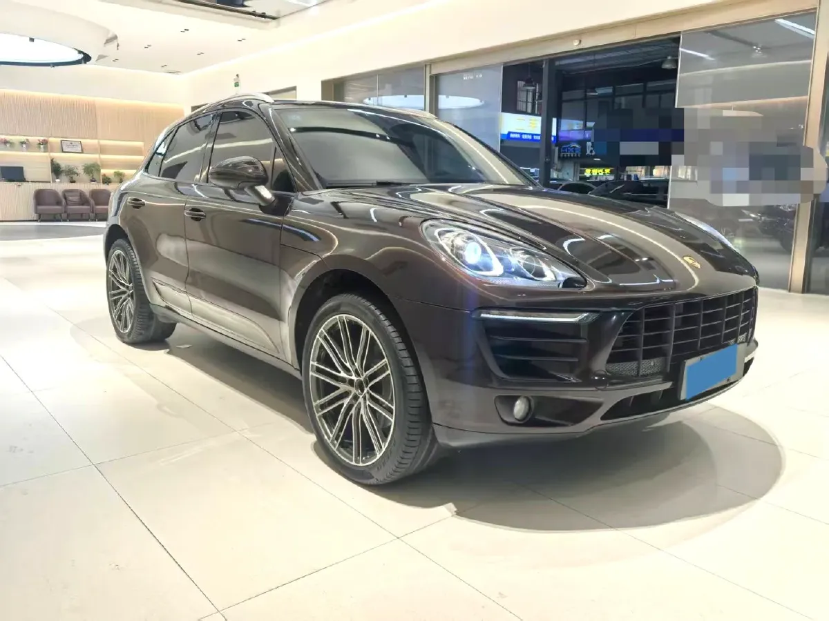 2017 YuTong T7 6.0L 316HP V8 6AT,autocango,china used car exporter,china ev exporter,chinese used car exporter,chinese used ev exporter