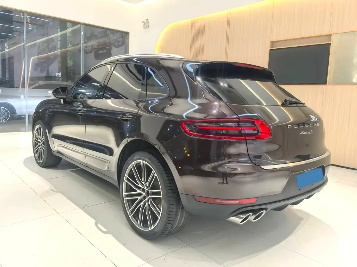 2017 YuTong T7 6.0L 316HP V8 6AT,autocango,china used car exporter,china ev exporter,chinese used car exporter,chinese used ev exporter