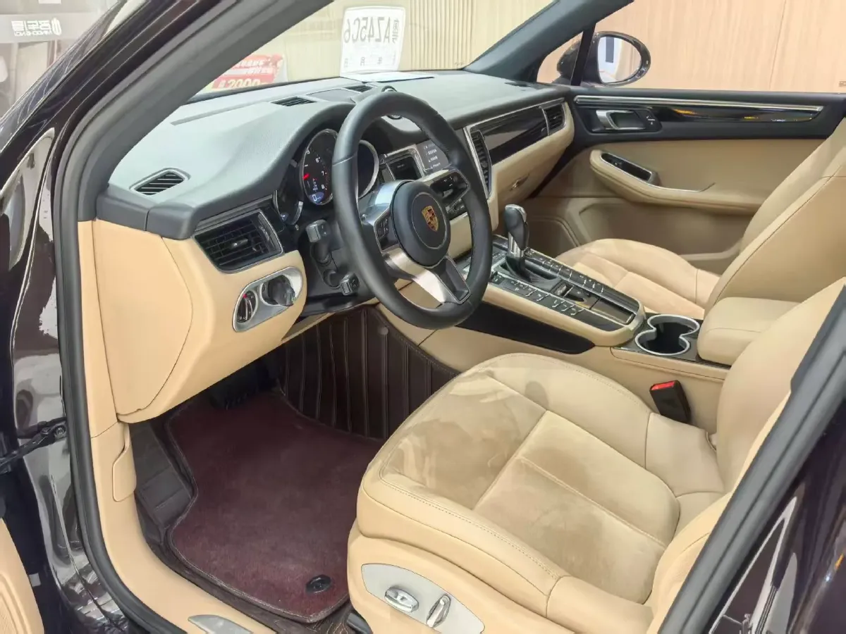 2017 YuTong T7 6.0L 316HP V8 6AT,autocango,china used car exporter,china ev exporter,chinese used car exporter,chinese used ev exporter