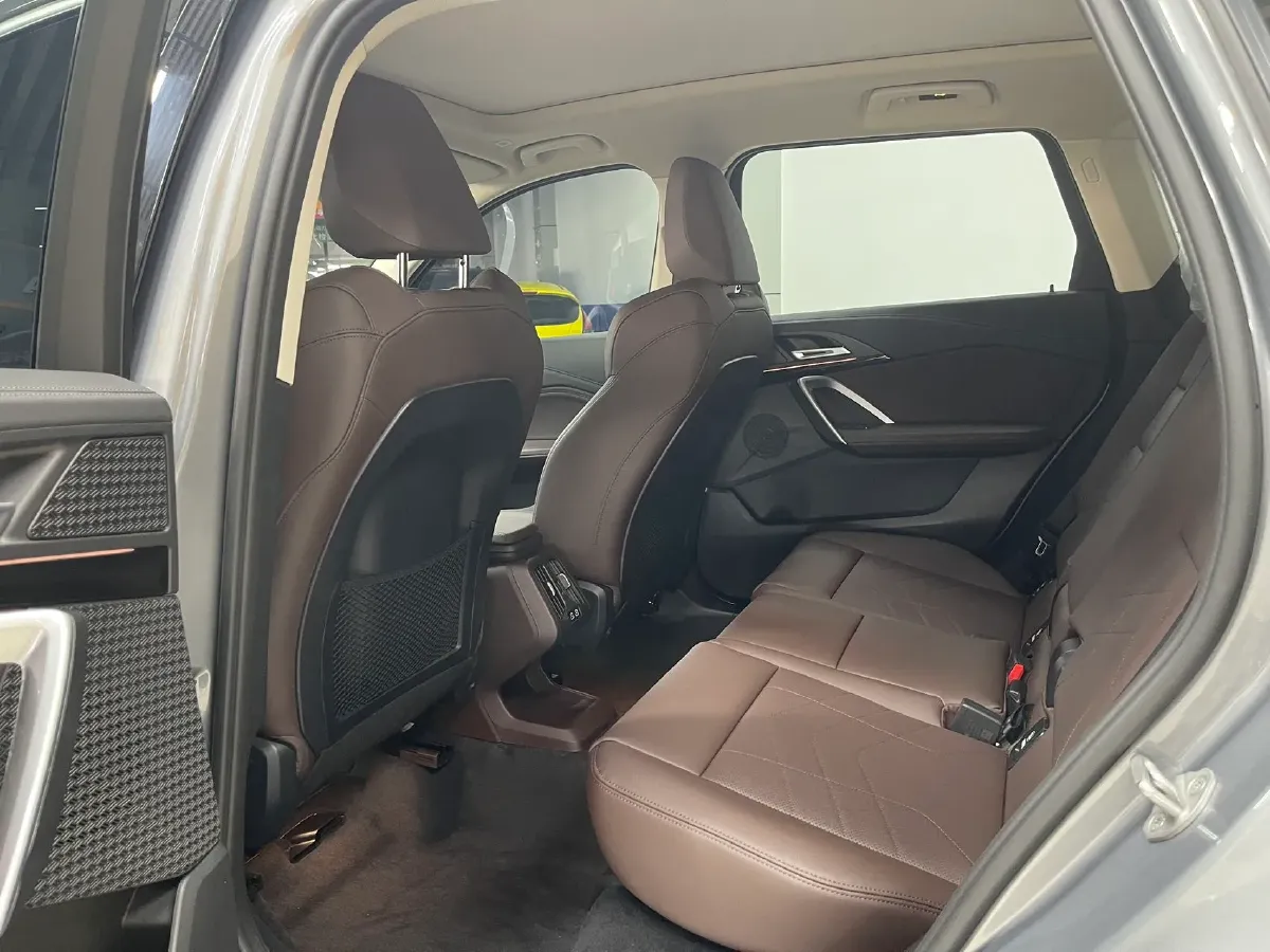 2023 BMW X1 1.5T 156HP L3 7DCT,autocango,china used car exporter,china ev exporter,chinese used car exporter,chinese used ev exporter