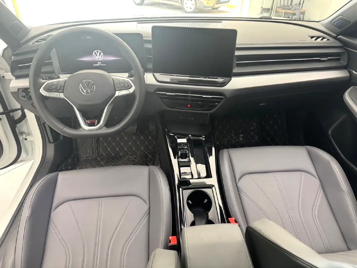 2026 Volkswagen Lamando 2.0T 220HP L4 7DCT,autocango,china used car exporter,china ev exporter,chinese used car exporter,chinese used ev exporter