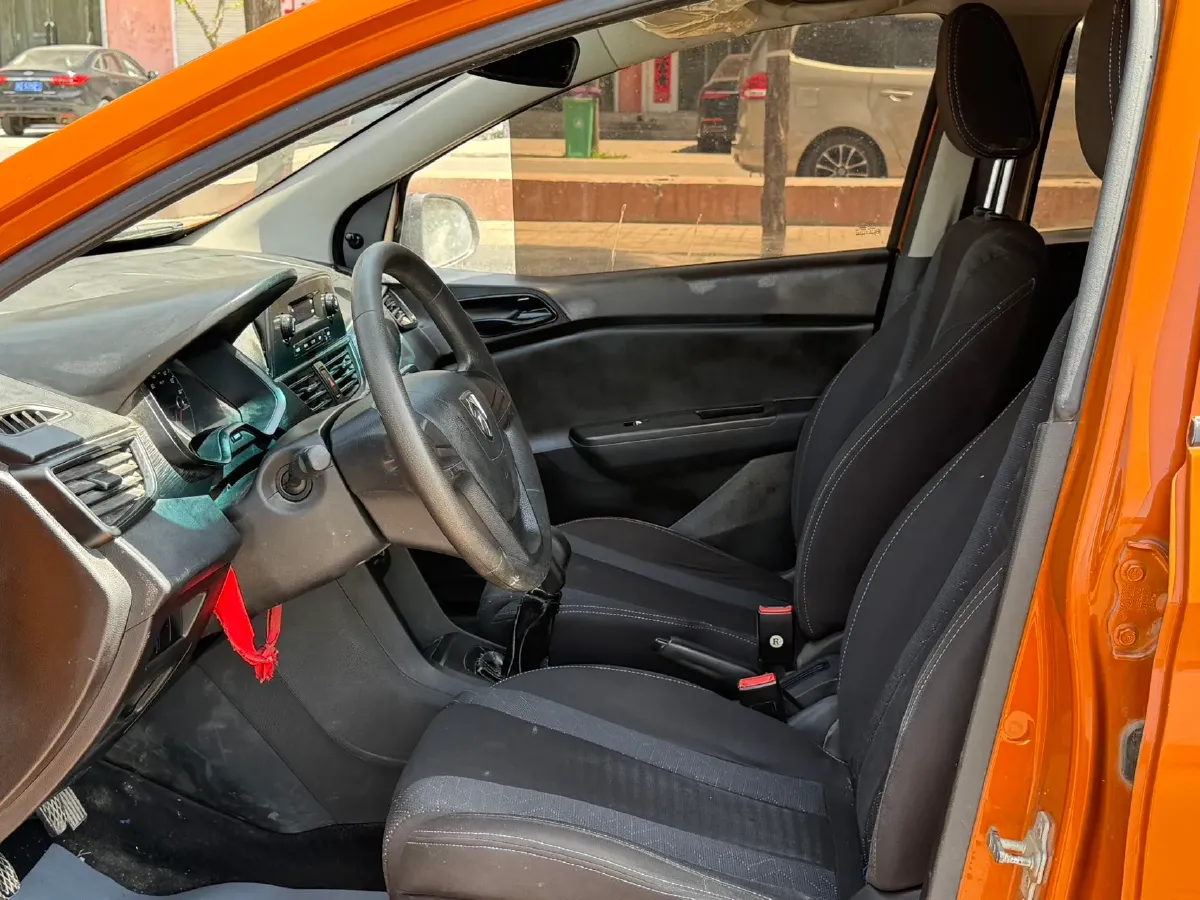 2016 BaoJun 310 1.2L 82HP L4 5MT,autocango,china used car exporter,china ev exporter,chinese used car exporter,chinese used ev exporter