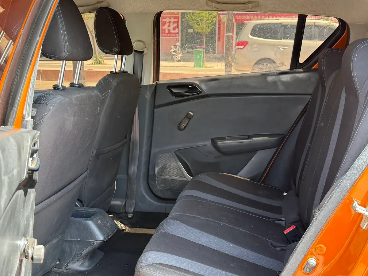 2016 BaoJun 310 1.2L 82HP L4 5MT,autocango,china used car exporter,china ev exporter,chinese used car exporter,chinese used ev exporter