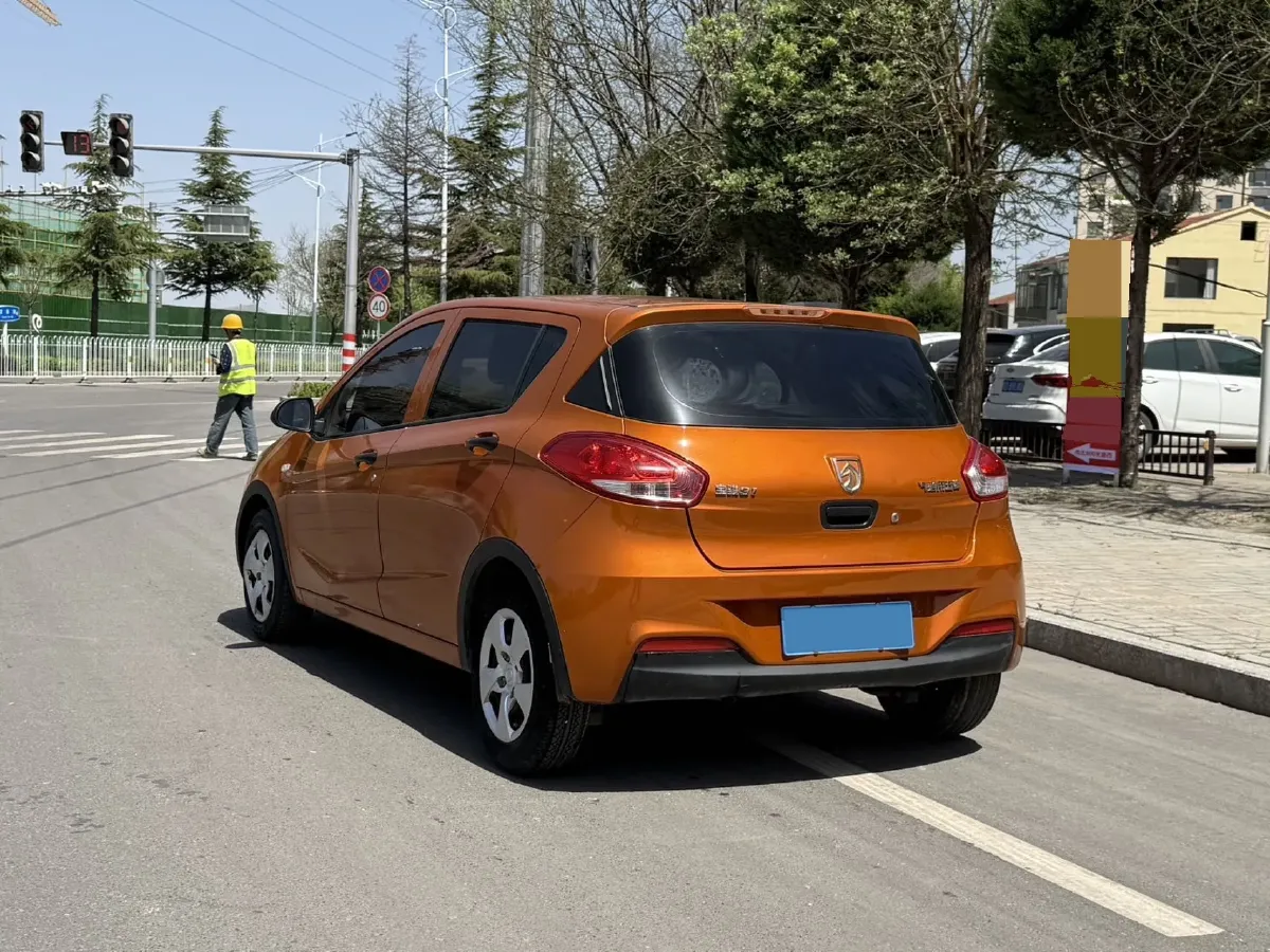 2016 BaoJun 310 1.2L 82HP L4 5MT,autocango,china used car exporter,china ev exporter,chinese used car exporter,chinese used ev exporter