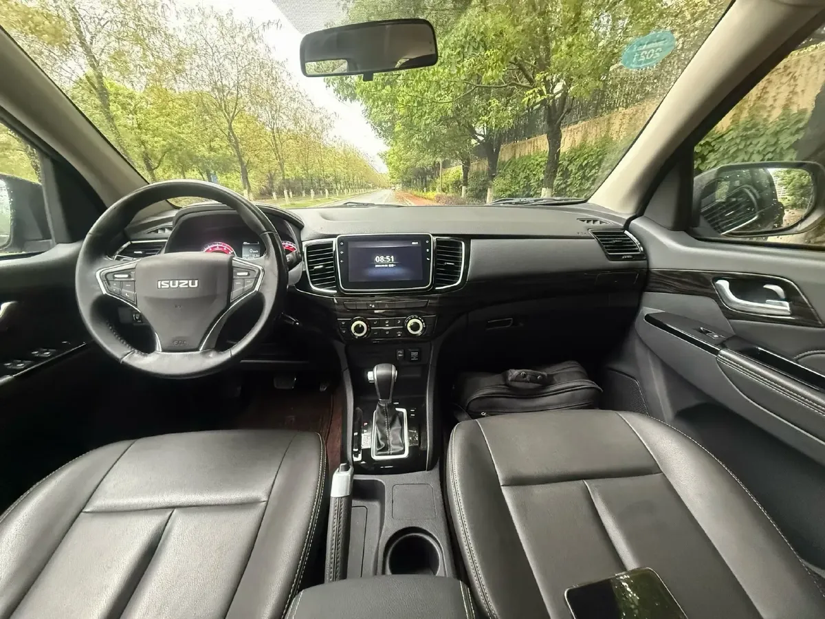 2019 Isuzu LingTuo 2.5T 129HP L4 6AT,autocango,china used car exporter,china ev exporter,chinese used car exporter,chinese used ev exporter