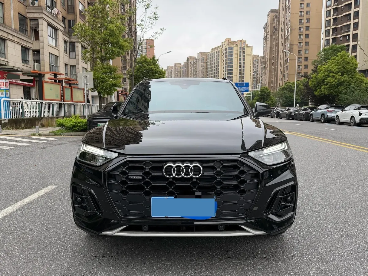2023 Audi Q5L 2.0T 190HP L4 7DCT,autocango,china used car exporter,china ev exporter,chinese used car exporter,chinese used ev exporter