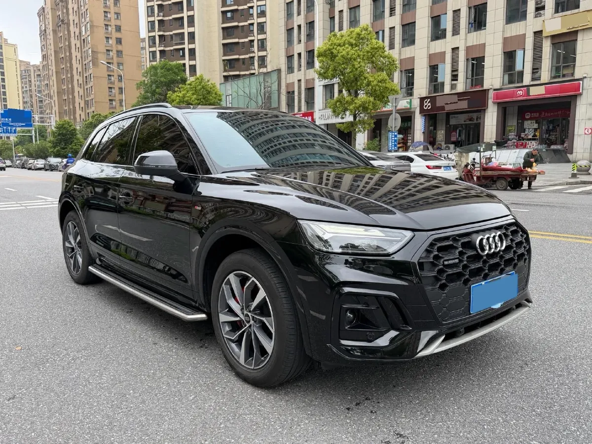 2023 Audi Q5L 2.0T 190HP L4 7DCT,autocango,china used car exporter,china ev exporter,chinese used car exporter,chinese used ev exporter