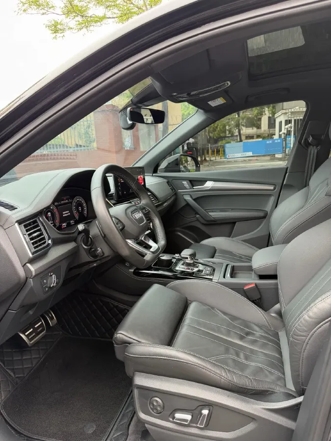 2023 Audi Q5L 2.0T 190HP L4 7DCT,autocango,china used car exporter,china ev exporter,chinese used car exporter,chinese used ev exporter