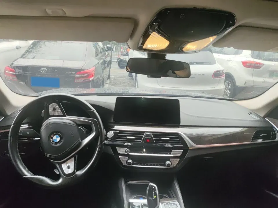 2021 BMW 5 Series 2.0T 252HP L4 8AT,autocango,china used car exporter,china ev exporter,chinese used car exporter,chinese used ev exporter