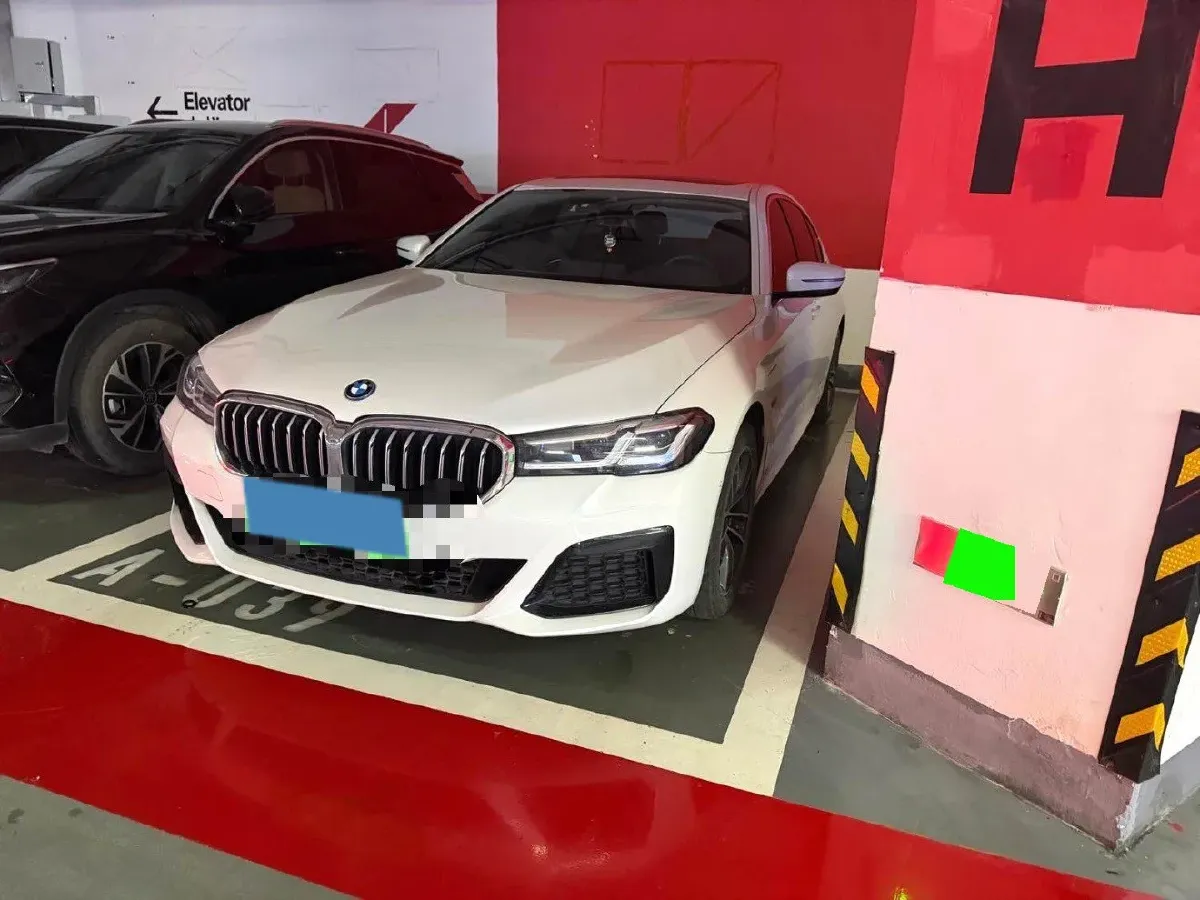 2022 BMW 5 Series 2.0T 184HP L4 8AT PHEV 17.7KWH,autocango,china used car exporter,china ev exporter,chinese used car exporter,chinese used ev exporter