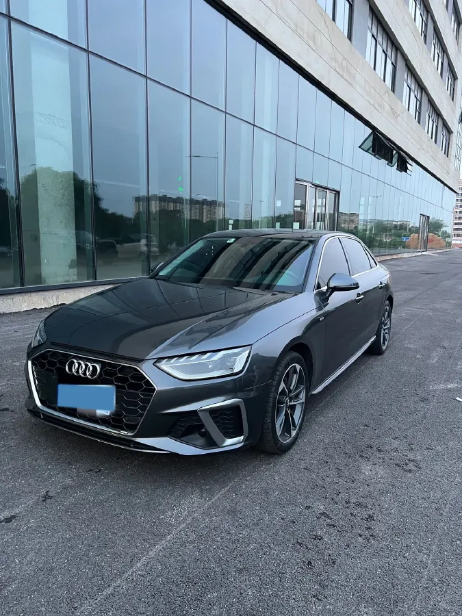 2021 Audi A4L 2.0T 190HP L4 7DCT,autocango,china used car exporter,china ev exporter,chinese used car exporter,chinese used ev exporter