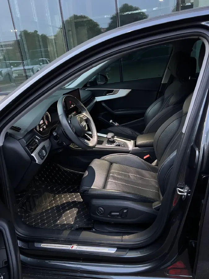 2021 Audi A4L 2.0T 190HP L4 7DCT,autocango,china used car exporter,china ev exporter,chinese used car exporter,chinese used ev exporter