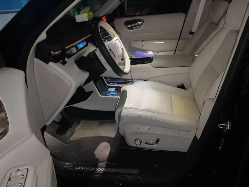 2025 LYNK&CO 900 2.0T 254HP L4 3DHT PHEV,autocango,china used car exporter,china ev exporter,chinese used car exporter,chinese used ev exporter