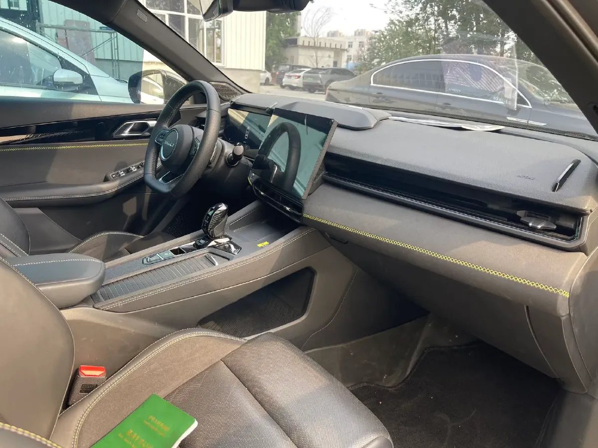 2023 LYNK&CO 03 2.0T 254HP L4 7DCT,autocango,china used car exporter,china ev exporter,chinese used car exporter,chinese used ev exporter