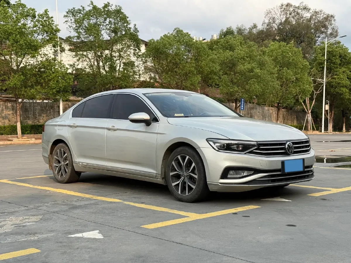 2020 Volkswagen Magotan 2.0T 186HP L4 7DCT,autocango,china used car exporter,china ev exporter,chinese used car exporter,chinese used ev exporter