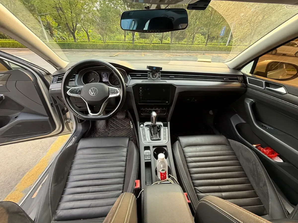 2020 Volkswagen Magotan 2.0T 186HP L4 7DCT,autocango,china used car exporter,china ev exporter,chinese used car exporter,chinese used ev exporter