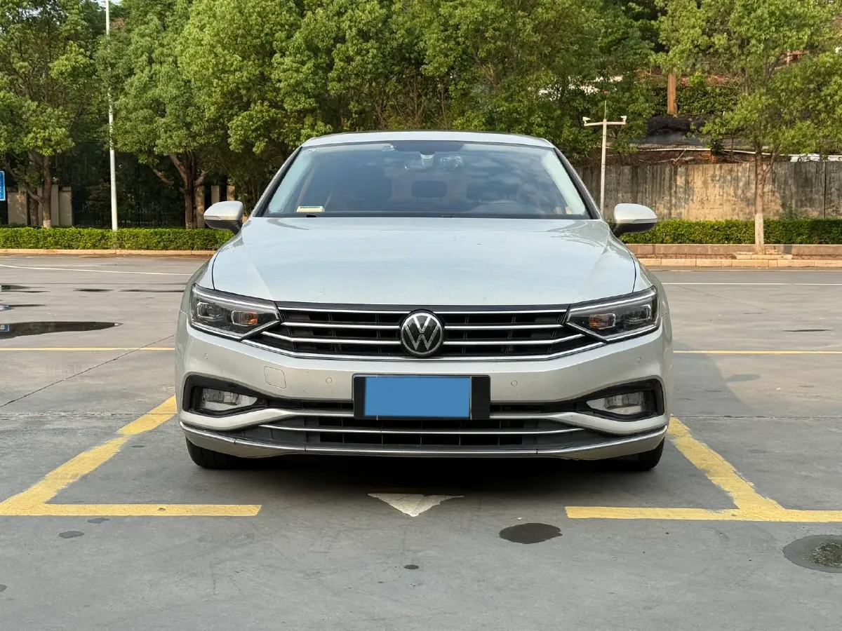 2020 Volkswagen Magotan 2.0T 186HP L4 7DCT,autocango,china used car exporter,china ev exporter,chinese used car exporter,chinese used ev exporter