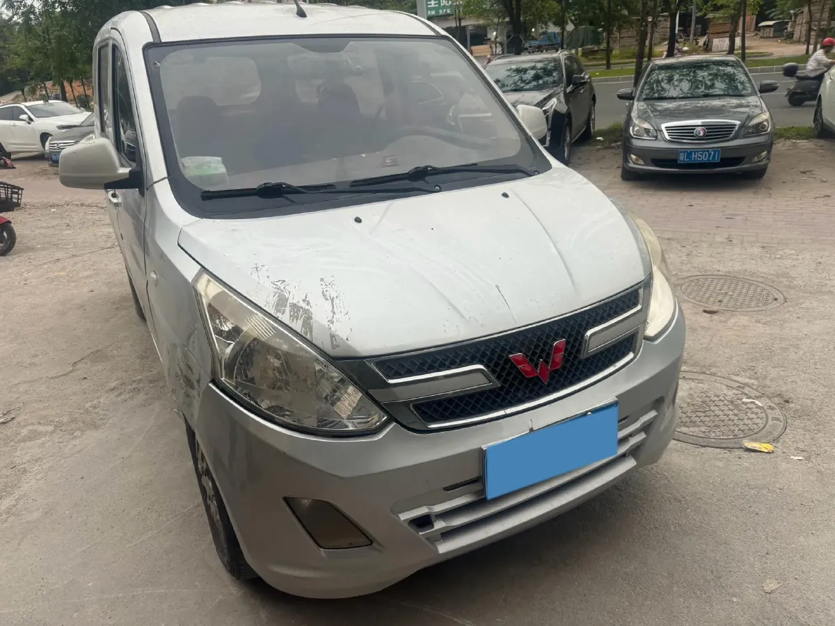 2019 WuLing RongGuang V 1.5L 99HP L4 6MT,autocango,china used car exporter,china ev exporter,chinese used car exporter,chinese used ev exporter