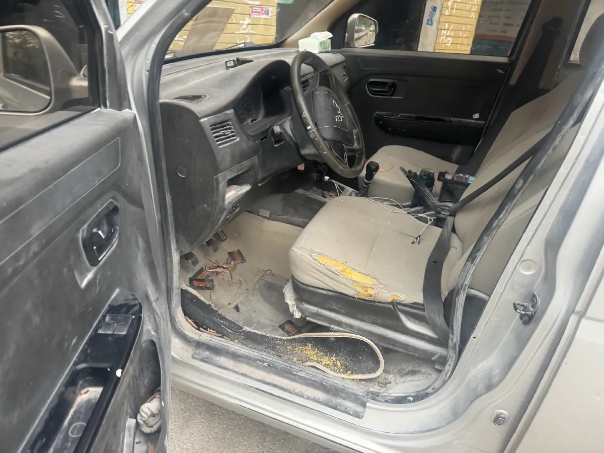 2019 WuLing RongGuang V 1.5L 99HP L4 6MT,autocango,china used car exporter,china ev exporter,chinese used car exporter,chinese used ev exporter