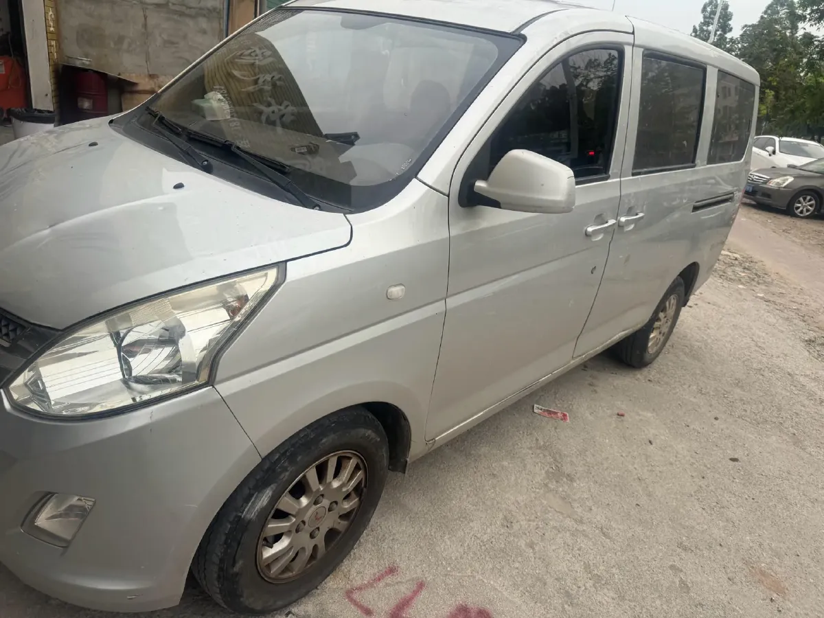 2019 WuLing RongGuang V 1.5L 99HP L4 6MT,autocango,china used car exporter,china ev exporter,chinese used car exporter,chinese used ev exporter
