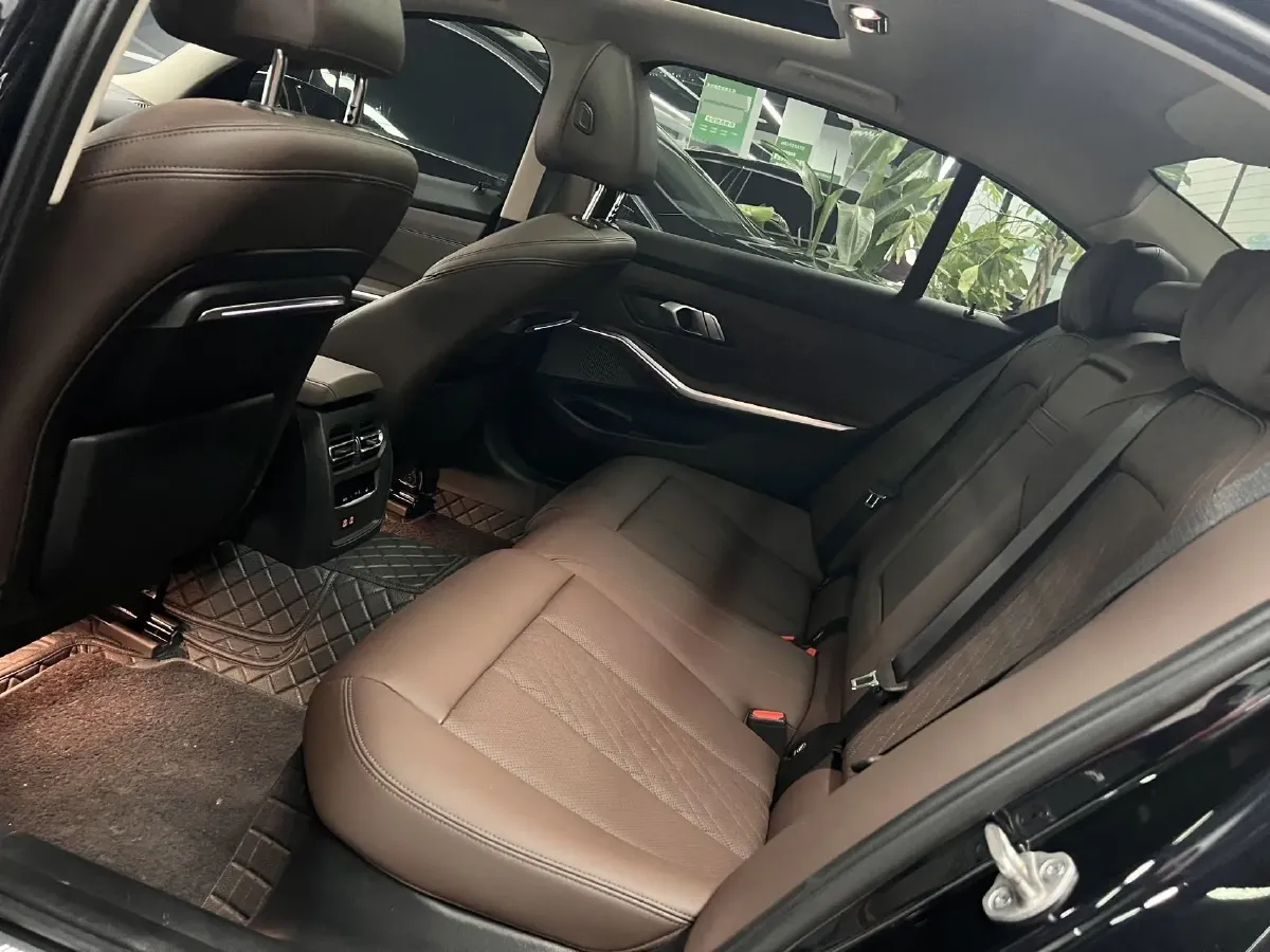 2022 BMW 3 Series 2.0T 184HP L4 8AT,autocango,china used car exporter,china ev exporter,chinese used car exporter,chinese used ev exporter