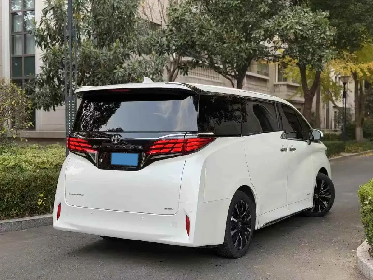 2024 Toyota Alphard 2.5L 190HP L4 E-CVT Hybrid,autocango,china used car exporter,china ev exporter,chinese used car exporter,chinese used ev exporter