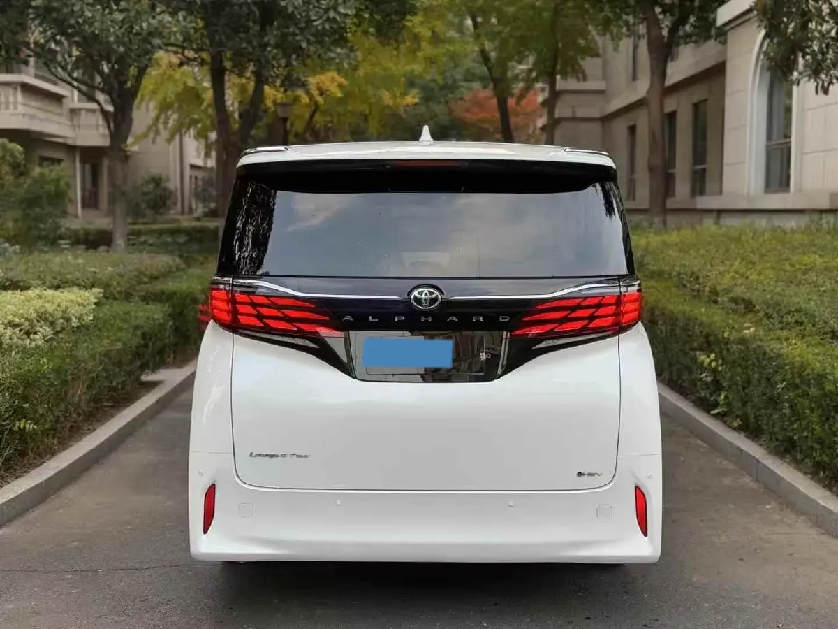 2024 Toyota Alphard 2.5L 190HP L4 E-CVT Hybrid,autocango,china used car exporter,china ev exporter,chinese used car exporter,chinese used ev exporter
